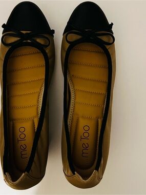me too Two-Tone Ballet Flats in Mustard and Black